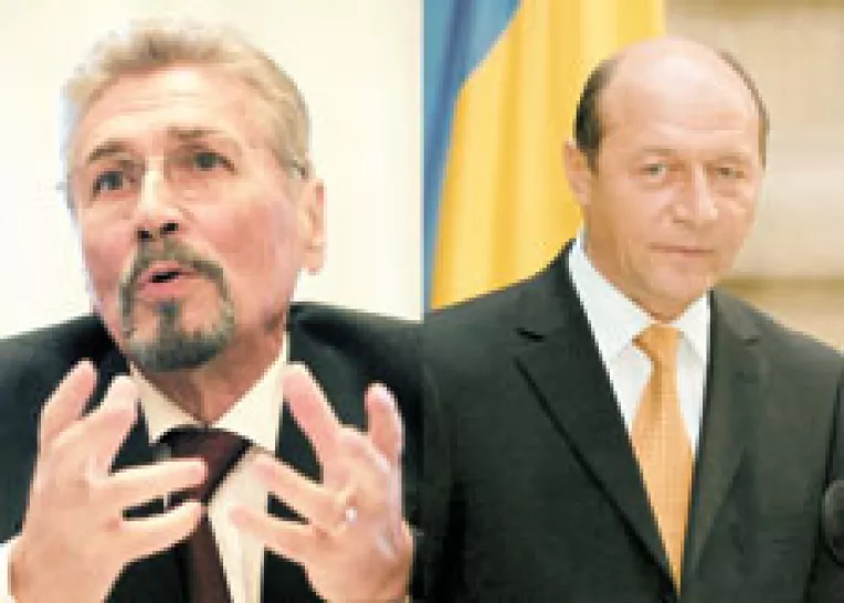 Emil Constantinescu: "Traian Basescu  este un personaj grobian, mincinos, imoral, corupt, incompetent, cu educatie precara"