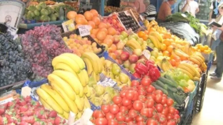 Evaziunea cu legume si fructe, un sport la moda