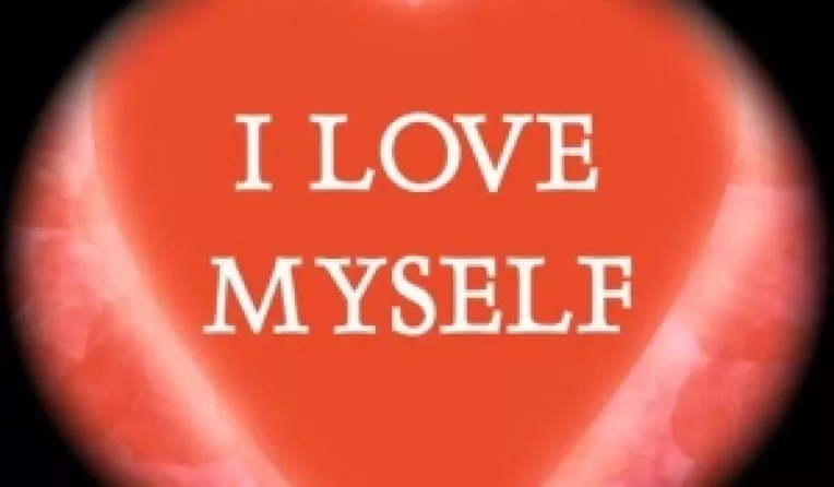 Facebook si Twitter au creat o generatie de tineri obsedati de propria persoana