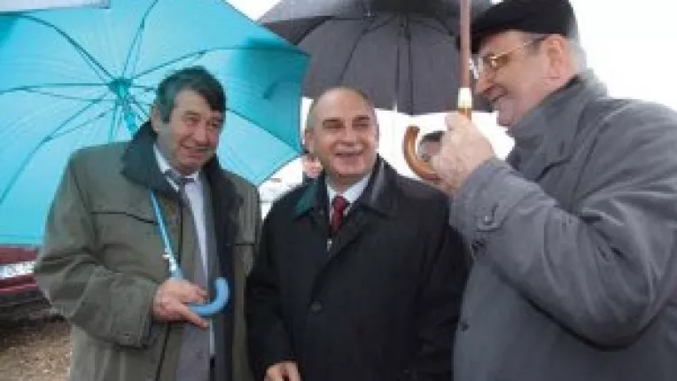 Finalul unui sector de drum si inceputul unei noi colaborari in dezvoltarea infrastructurii locale