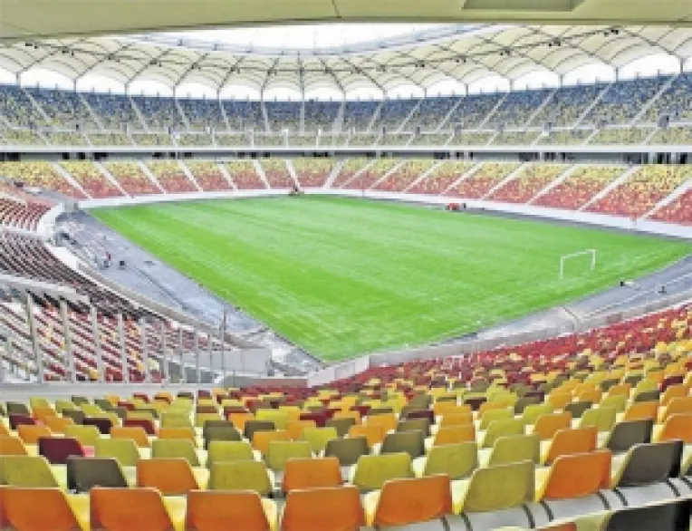 Gazonul de pe Arena Nationala este protejat de o prelata si o instalatie de incalzire