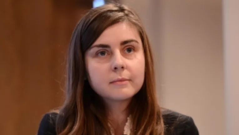 Ioana Petrescu, atacata de o gasca formata din politruci basisti