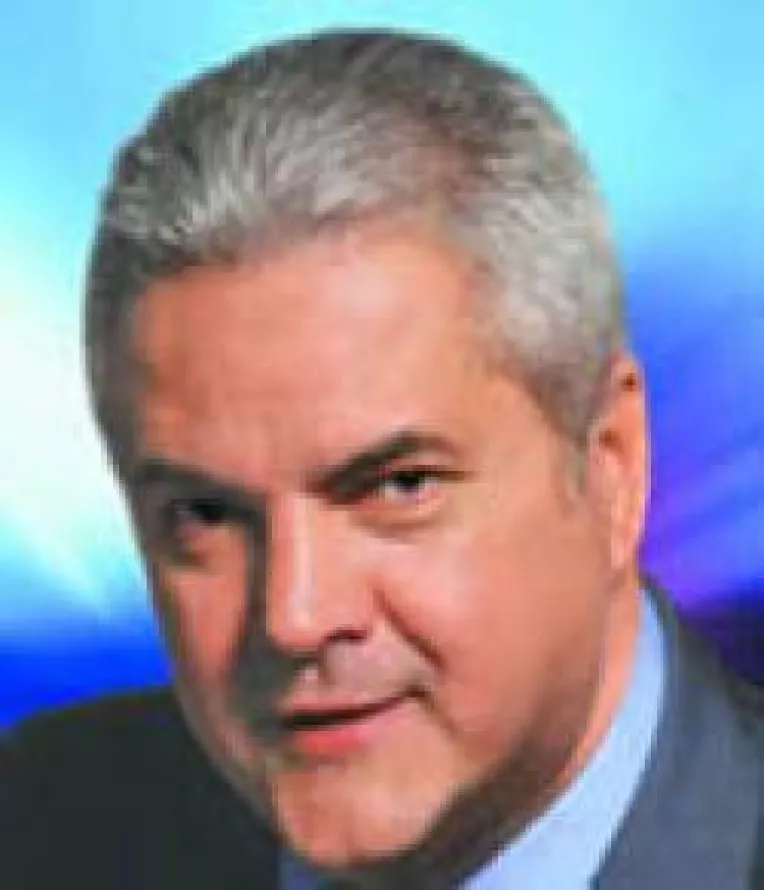 Nastase: Basescu vrea sa fraudeze moral alegerile printr-un referendum inutil
