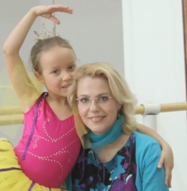 Raluca Moianu, la conducerea renumitei Academii de Balet La Sylphide