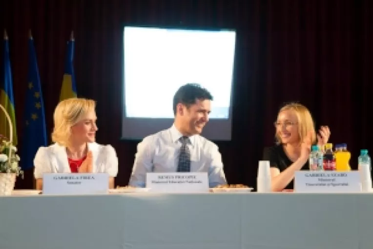 Senatoarea Gabriela Firea s-a intalnit cu profesorii ilfoveni 