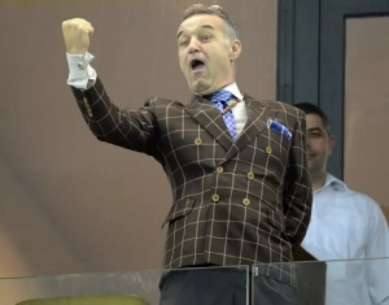 Steaua  a batut-o pe Dinamo cu 3 – 1. Gigi Becali e fericit