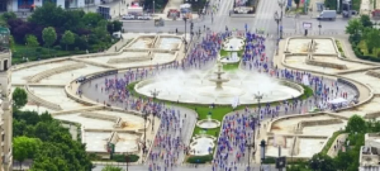 Testeaza-ti gratuit sanatatea la cortul Uniqa Asigurari de la maraton